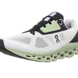 Women's On Running Shoe Cloudnova